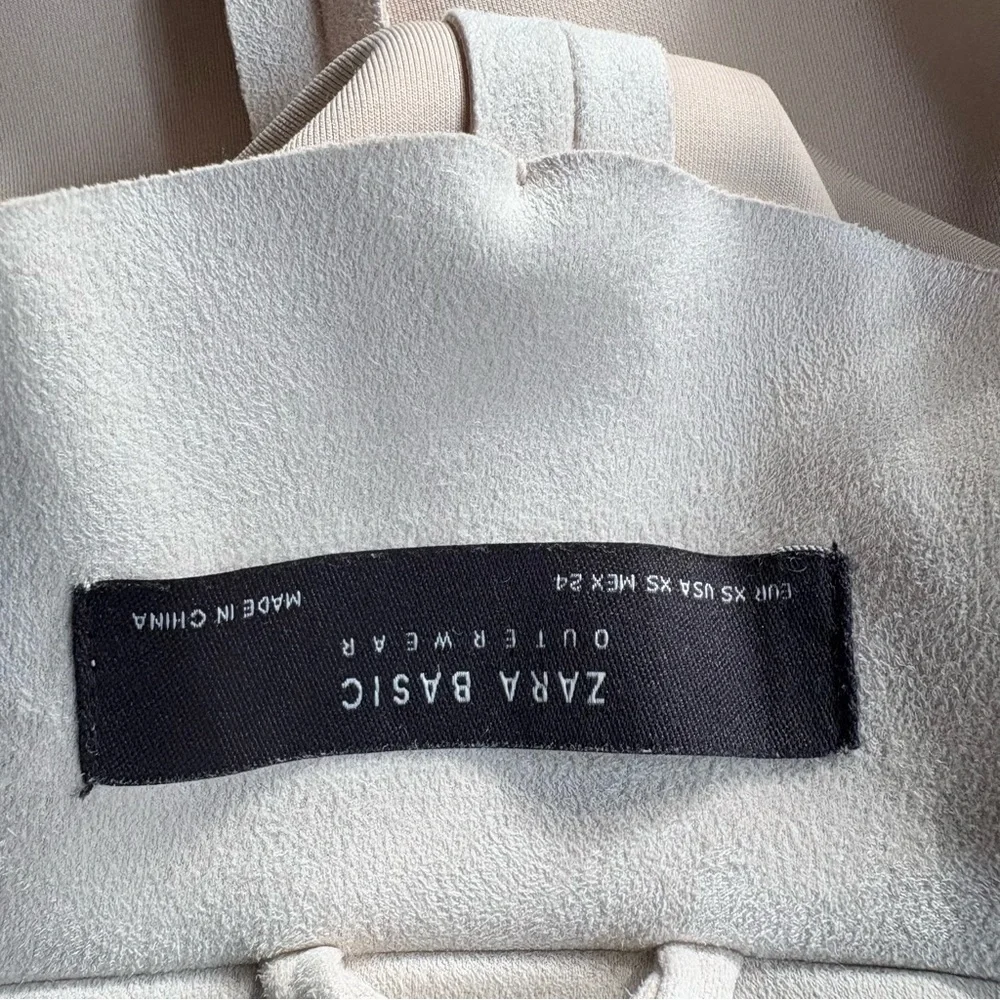 Elegant Cream Suede Women's Coat - Picture 4 of 5